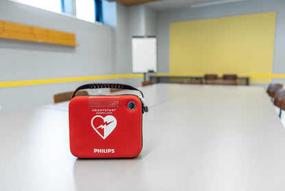 Philips HeartStart HS1 AED Defibrillator with Carry Case