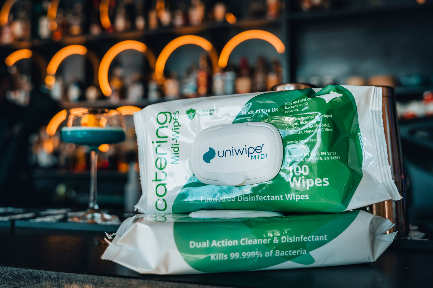 Uniwipe Catering Sanitising Midi-Wipes (Pack of 100)